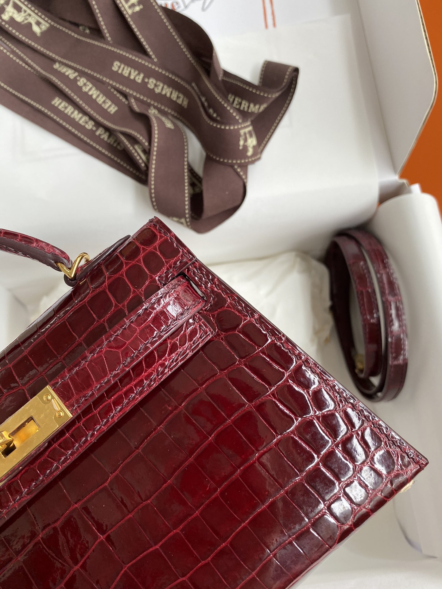 Hermes Kelly Mini II Bag 19CM In Bordeaux Shiny Alligator Leather